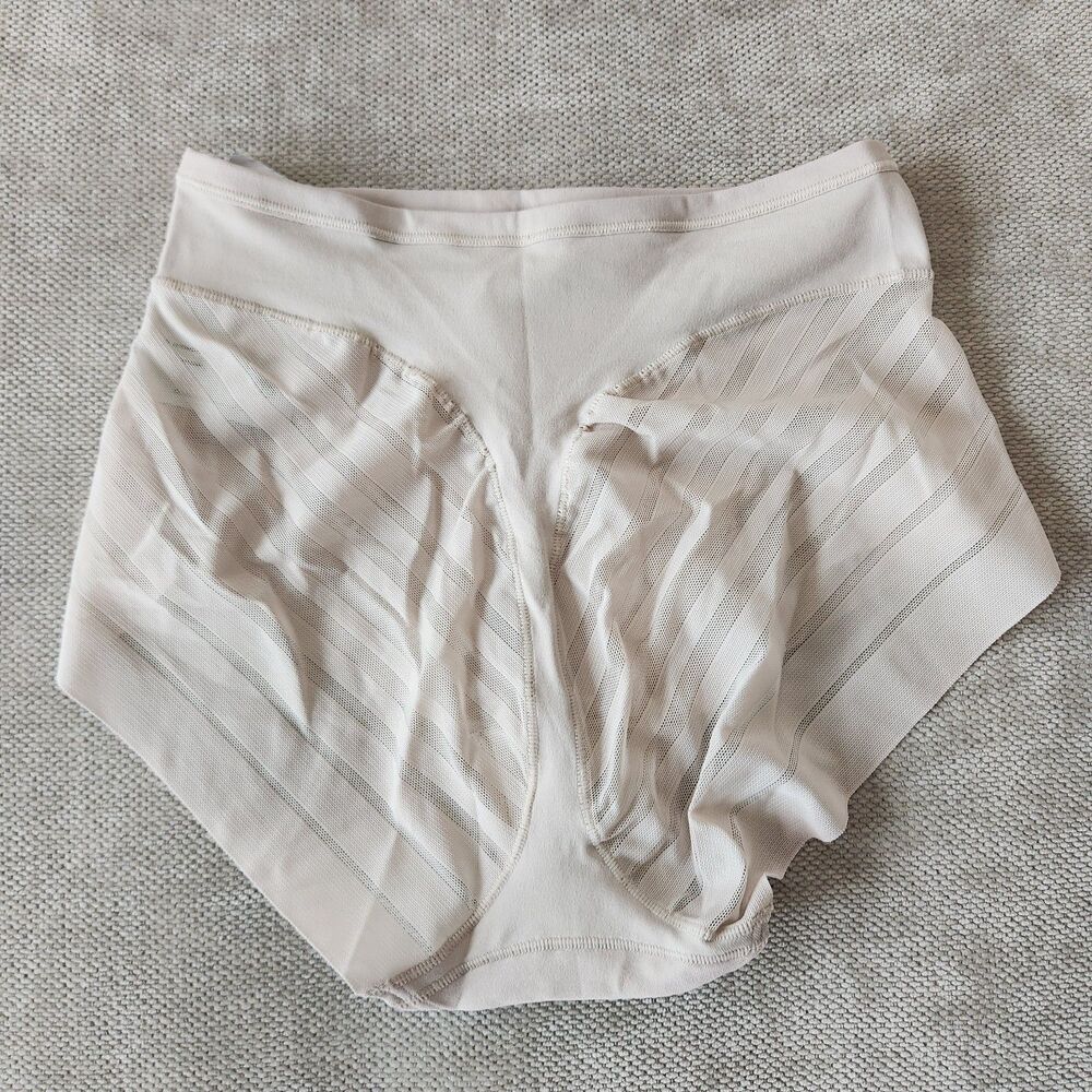 Leonisa Women' Medium Beige Shaper Lace Classic Shaper Panties NWT